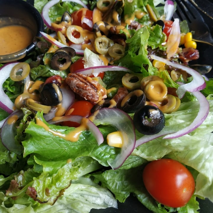 review photo of Pizzadero Ensalada Con Vegetales Y Nueces shared by @dulasnavvegan on 05 Jan 2022 - review