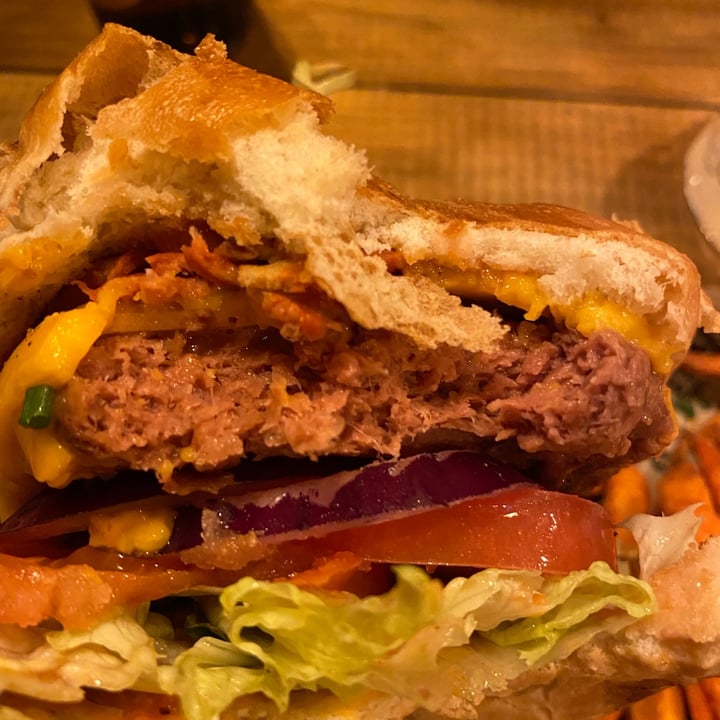 photo of Mad Mad Vegan Hamburguesa Double Cheese Bacon shared by @verdegiadeite on  10 Mar 2022 - review