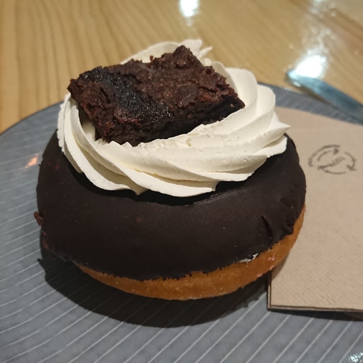 photo of Delish Vegan Doughnuts Chocolate y brownie shared by @rociobuciegas on  16 Jul 2020 - review