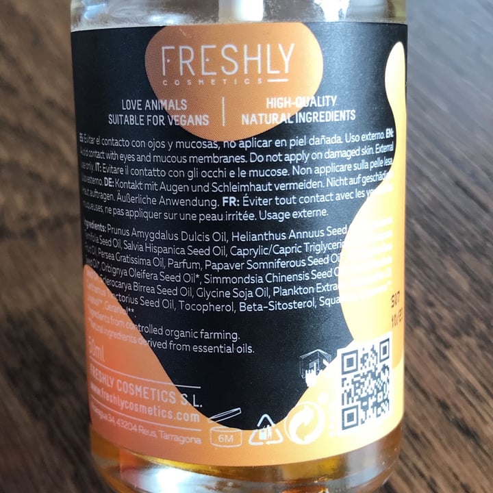 review photo of Freshly Cosmetics Golden Radiance Body Oil shared by @asia7 on 17 Feb 2022 - review