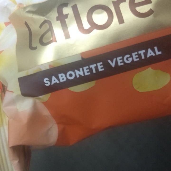 review photo of La flore Sabonete Flor De Vanila shared by @ayurvedana on 04 May 2022 - review