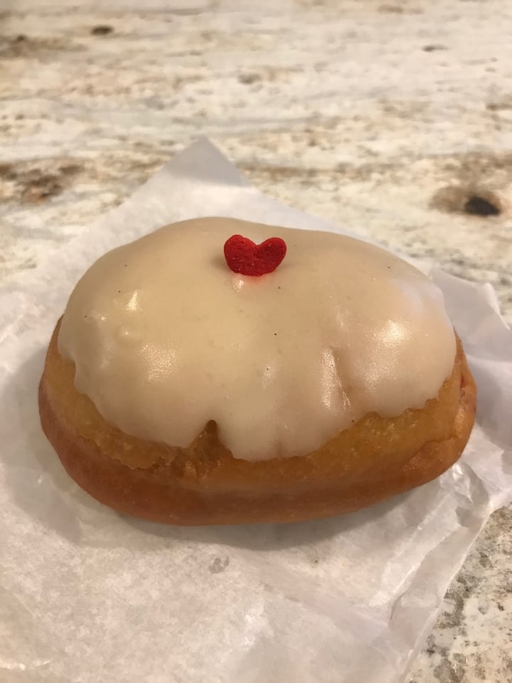 photo of Glam Doll Donuts Vegan Femme fatale shared by @dianna on  20 Oct 2019 - review