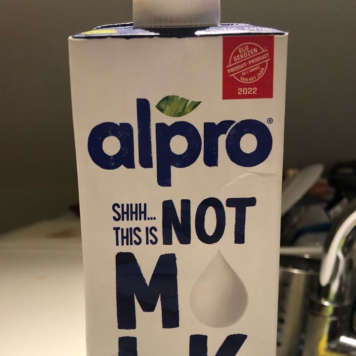 photo of Alpro Alpro - This is not milk (soy) shared by @ilariabuttu on  03 Oct 2022 - review