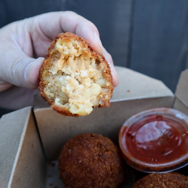 photo of V-Grits Fried Mac and Cheese Bites shared by @lizmaselli on  07 Feb 2021 - review