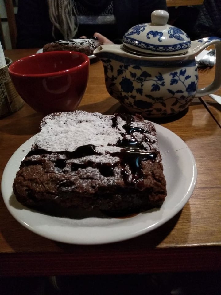 photo of Mil Grullas y una taza de Té - Córdoba Tetera individual con brownie shared by @wherearetheavocados on  16 Aug 2019 - review