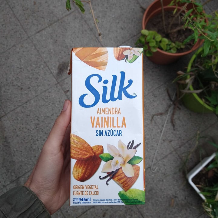 photo of Silk Almendra vainilla shared by @catoyuvone on  10 May 2021 - review