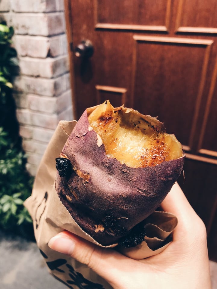 photo of Don Don Donki Orchard Central Roasted sweet potato shared by @consciouscookieee on  01 Jul 2018 - review