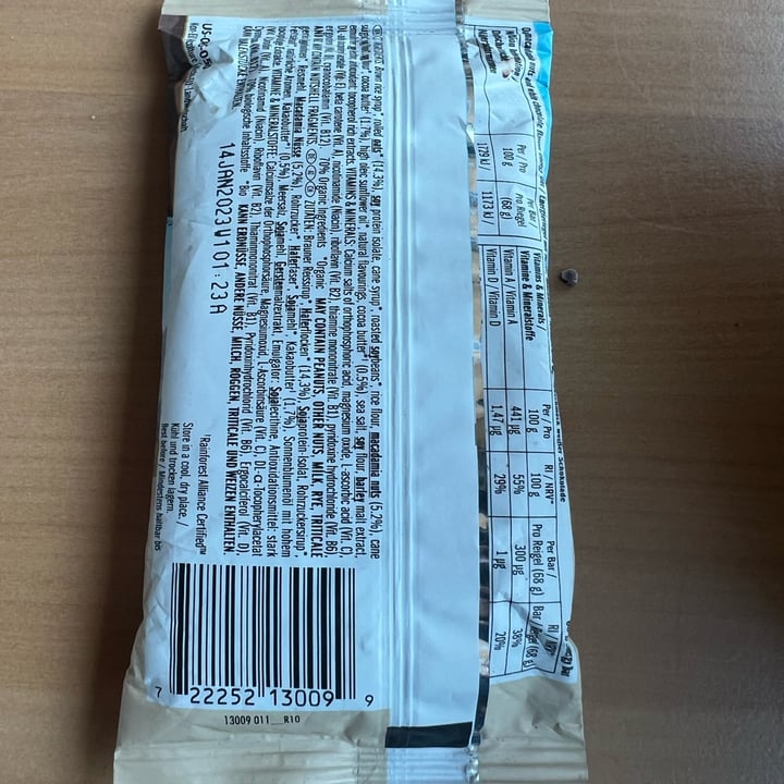 photo of Clif Bar white chocolate and macadamia nut shared by @bastianbieler on  19 Nov 2022 - review