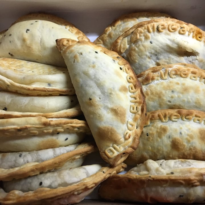 review photo of Empanadas de 10 Empanada Caprese shared by @julietagermano on 11 Sep 2020 - review