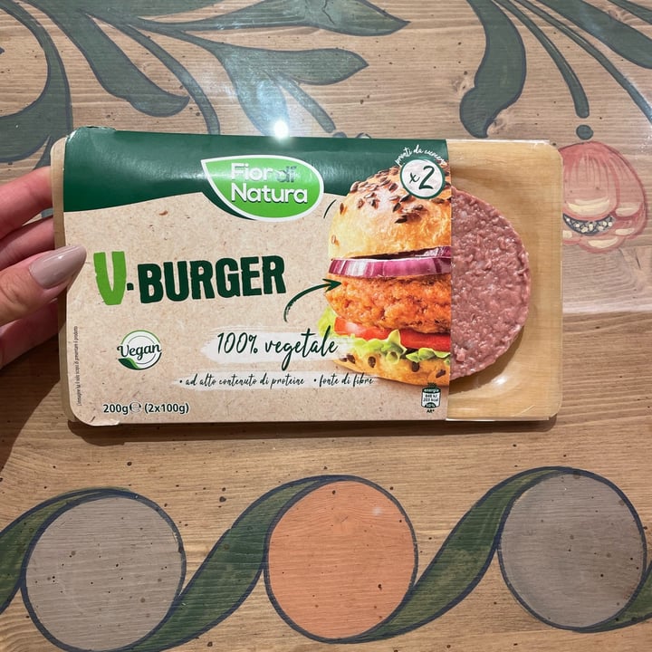 photo of Fior di Natura V-Burger shared by @chiaranoir on  15 Aug 2022 - review