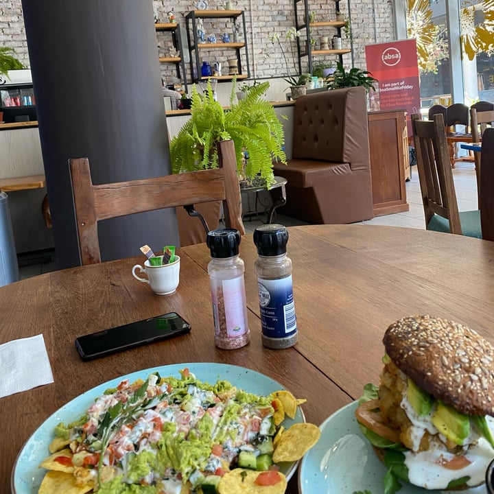 photo of Cleavy's Vegan & Vegetarian Eatery Creamy Mushroom Burger shared by @jackyvw on  23 Jul 2022 - review