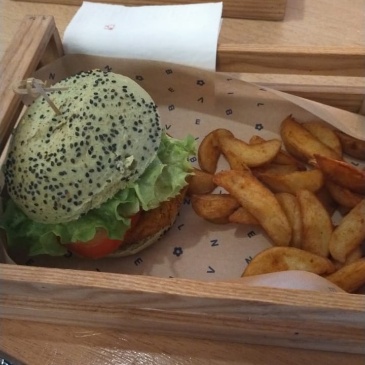 photo of Flower Burger Jungle Burger shared by @bibi20 on  10 Mar 2022 - review