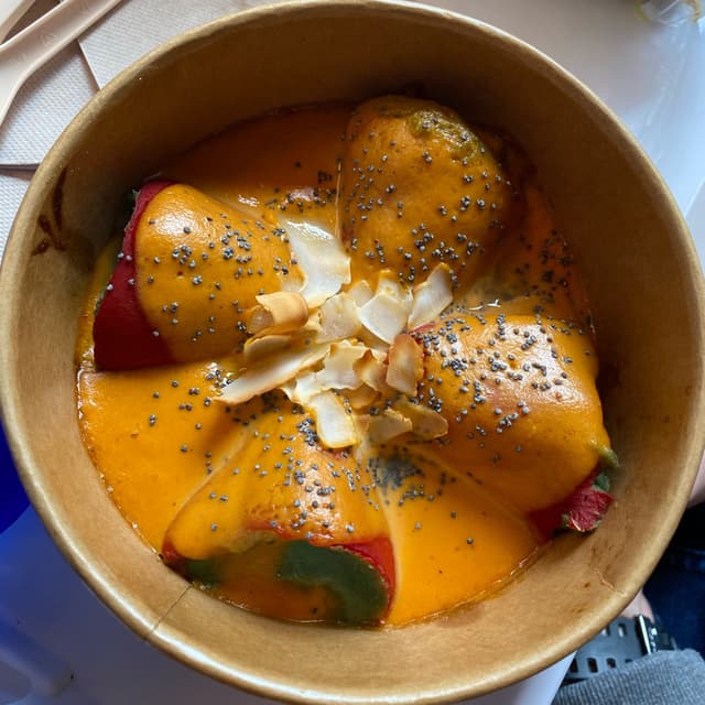 菜肴“Pimientos Del Piquillo Con Espirulina”的照片