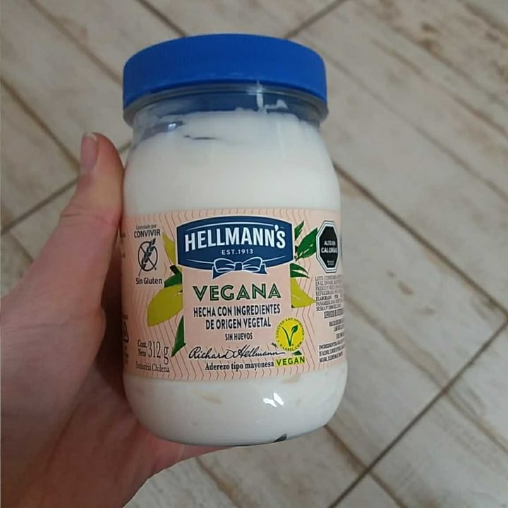 photo of Hellmann’s Hellman’s Vegan Mayonnaise shared by @veganary on  18 Aug 2020 - review