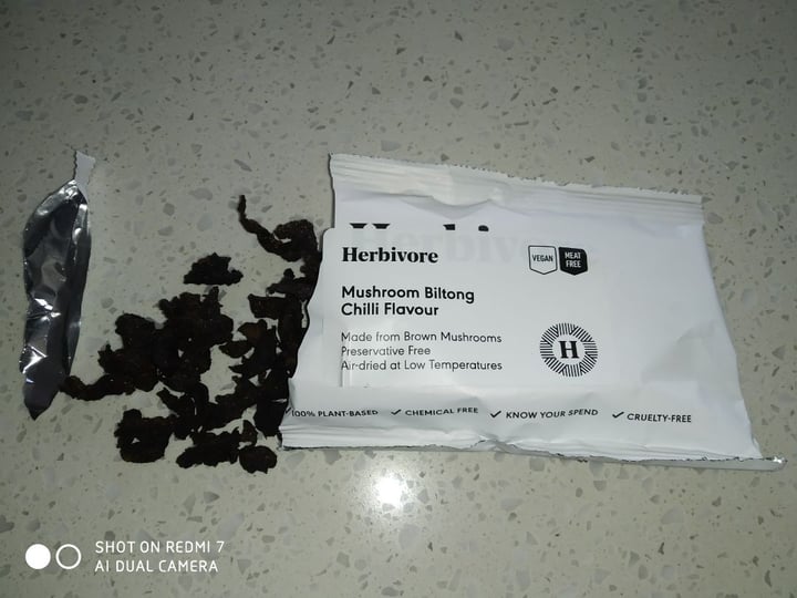 photo of Herbivore Herbivore Mushroom biltong - chili flavour shared by @sillydillysu on  30 Dec 2020 - review
