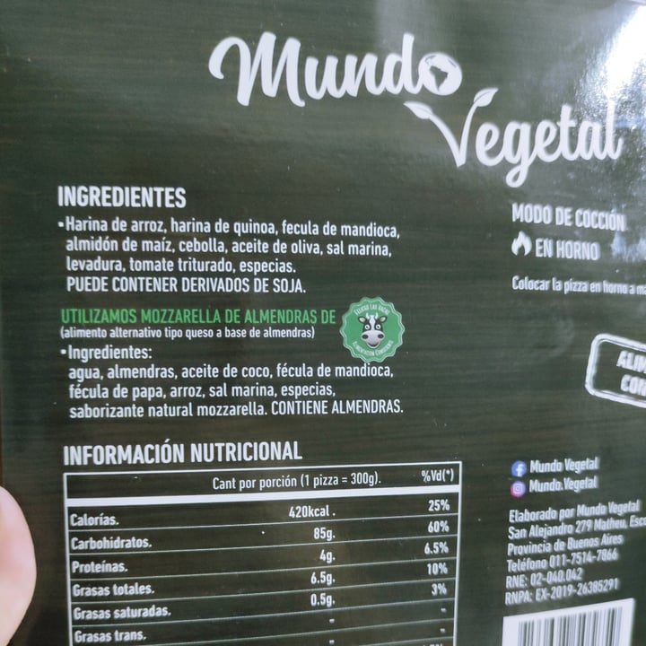 photo of Mundo Vegetal Pizza De Quinoa Con Muzzalmendra shared by @julbe on  02 Feb 2021 - review