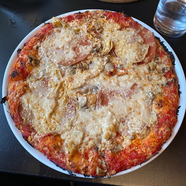 Foto del plato “4 Stagioni pizza”