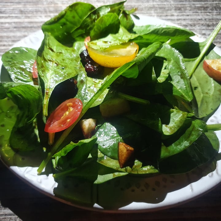 review photo of Terraza La Grupa Ensalada Grupa shared by @chefbrenda on 25 Jun 2021 - review