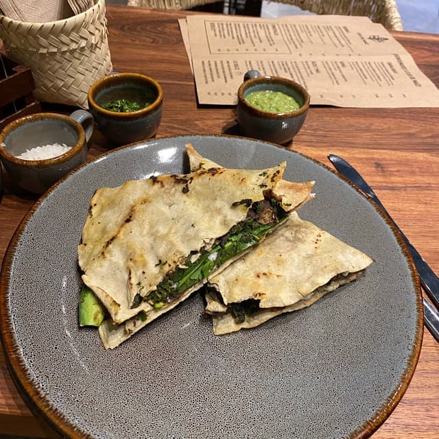 Photo of the dish “Tlayuda vegana”