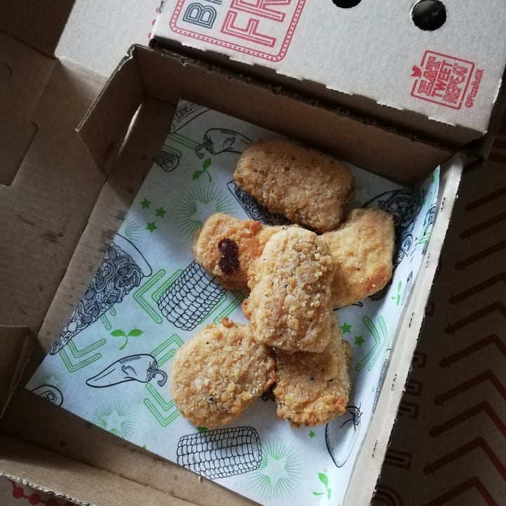 photo of Pizza Hut Restaurants Southern Fried Nuggets shared by @hloe on  03 Aug 2020 - review
