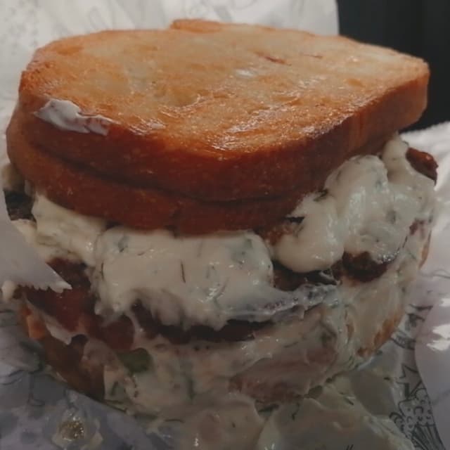 菜肴“Mother Of All Burgers”的照片