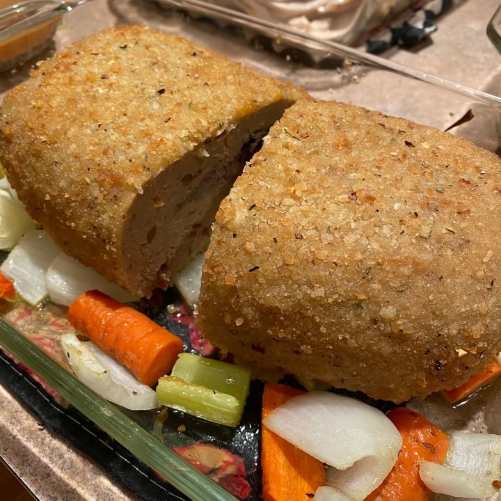 photo of Trader Joe's Breaded turkey-less stuffed roast with gravy shared by @curvycarbivore on  30 Nov 2020 - review