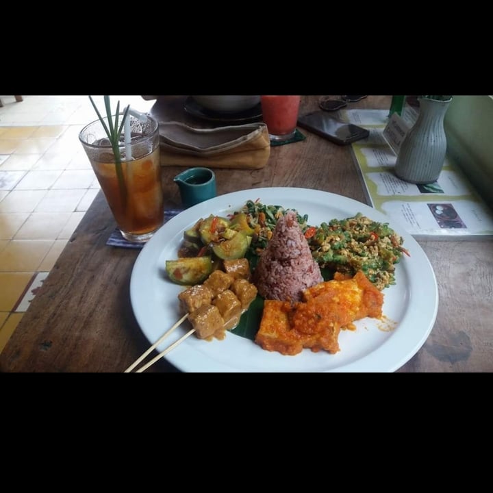 photo of Cafe Beras Nasi Campur shared by @veganjessie on  28 Apr 2020 - review