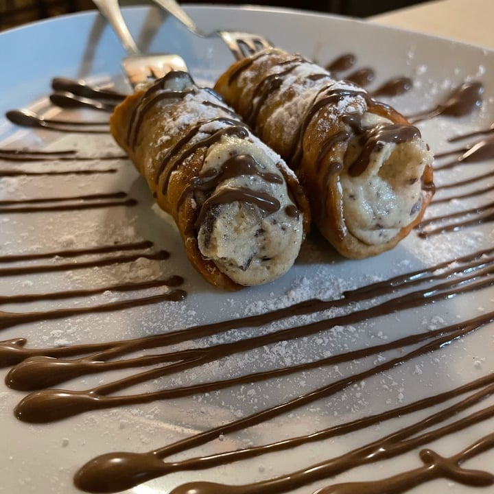 photo of Ristorante Vegano Biologico La Lanterna Cannoli siciliani shared by @baccofdl on  18 Feb 2022 - review