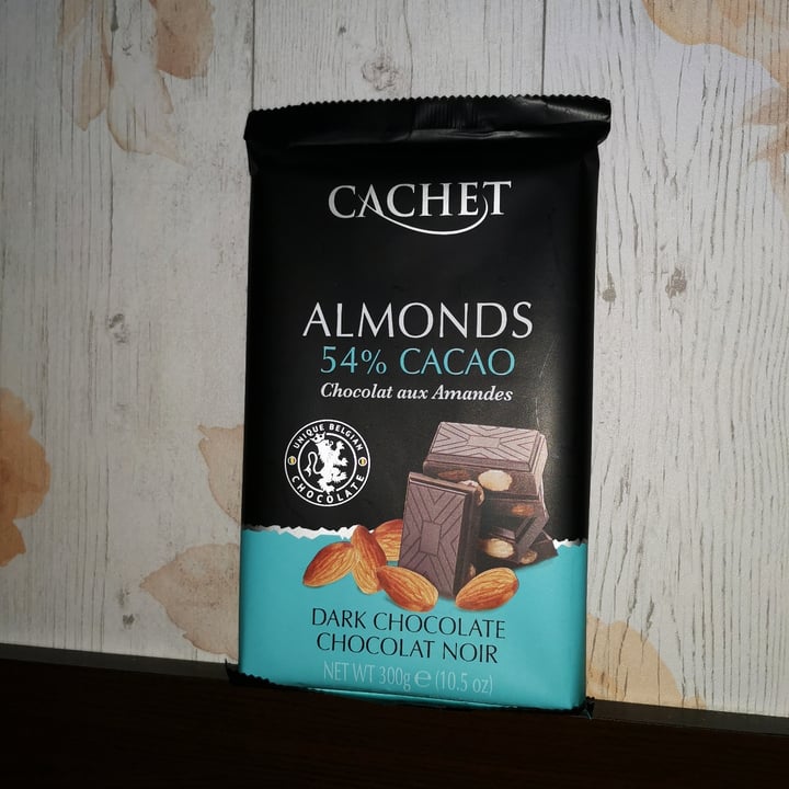photo of Cachet Chocolate with almonds - 54% cacao shared by @valibabali on  21 Apr 2022 - review