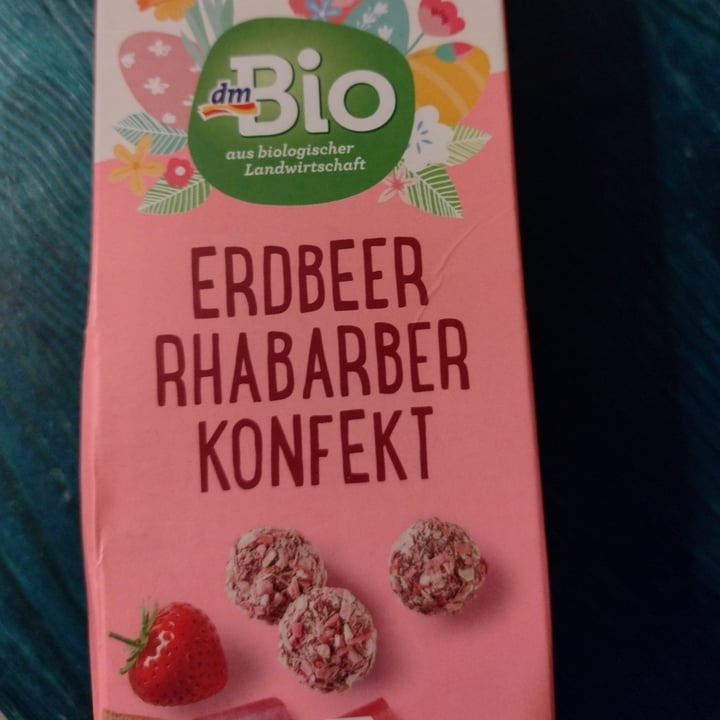 photo of dmBio Erdbeeren Konfekt shared by @flamjoy on  20 Mar 2022 - review