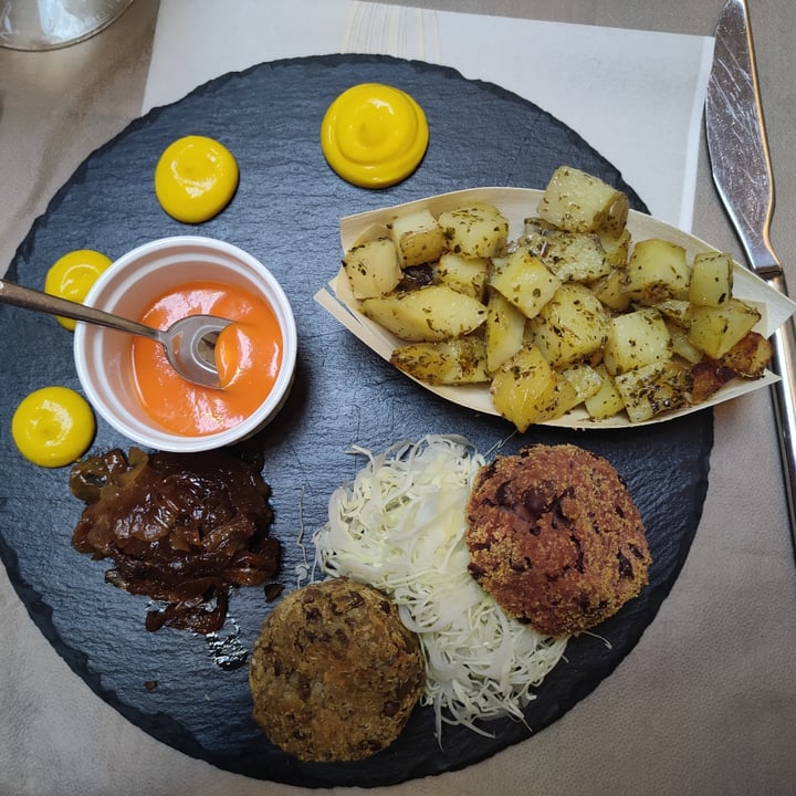photo of Ristorante Flora Bis Burger shared by @margheritadibosco on  20 Jun 2022 - review
