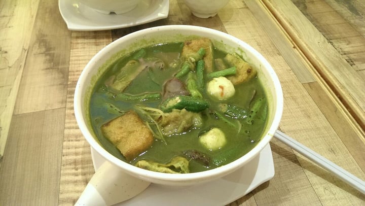 review photo of Nature Cafe Green Curry with Rice Noodles shared by @fourdollars on 08 Aug 2019 - review