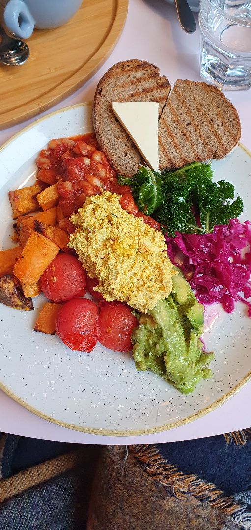 review photo of Hula Juice Bar & Gallery Veggie Breakfast shared by @nutsandpumpkin on 27 Feb 2020 - review