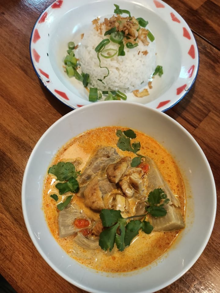 photo of ASIAN ARMY Jackfruit & Tempeh Curry shared by @hannahveganamadrid on  06 Mar 2020 - review