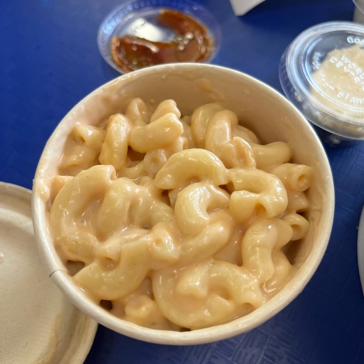 photo of Herbie Butcher's Fried Chicken Macaroni And Cheese shared by @dianna on  21 Jul 2022 - review