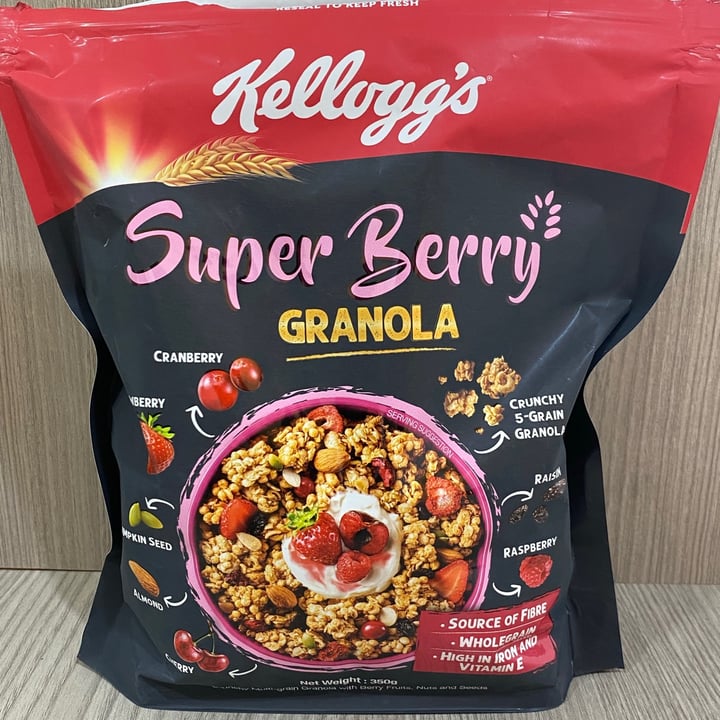 photo of Kellogg Super Berry Granola shared by @eggynon06 on  03 Mar 2021 - review