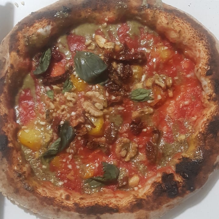photo of Nennè_pizza Bettyveg shared by @boomy on  06 Sep 2022 - review