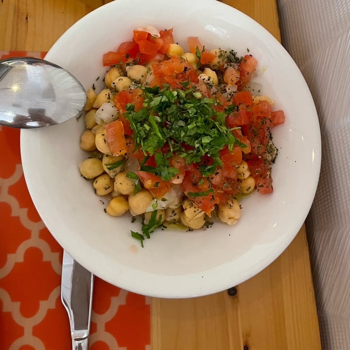 review photo of Mish Mish Ensalada de hummus shared by @mariagg on 12 Nov 2022 - review