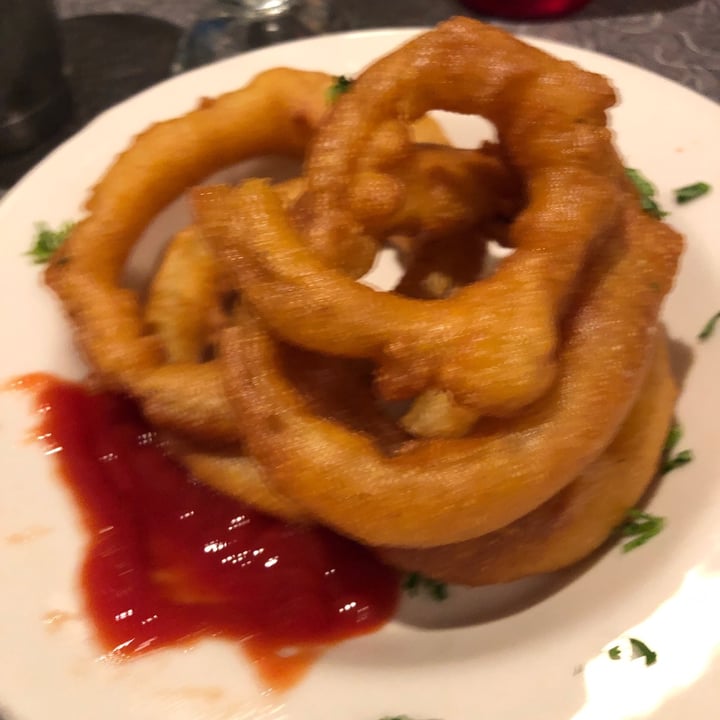 review photo of Veggie Galaxy Onion Rings shared by @cowmama on 24 Apr 2020 - review