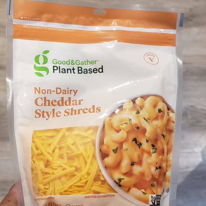 photo of Good & Gather Non-Dairy Cheddar Style Shreds shared by @ambularfortheanimals on  01 Jul 2022 - review