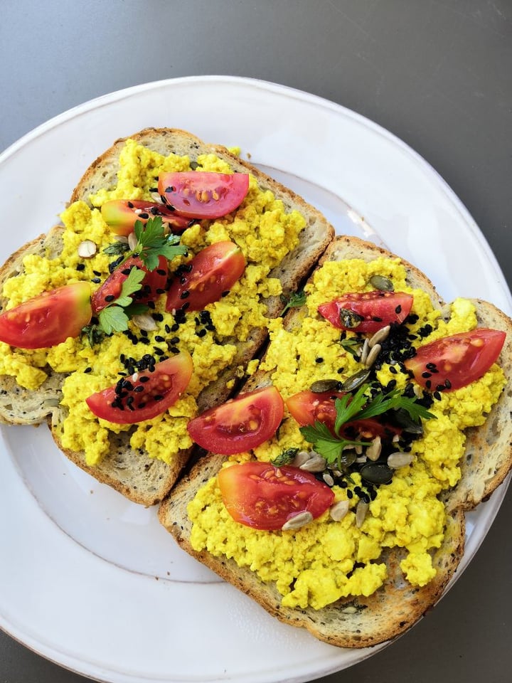 photo of Quintal d'Santo Amaro Scrambled tofu toast shared by @kaitokiuchi on  29 Jun 2019 - review