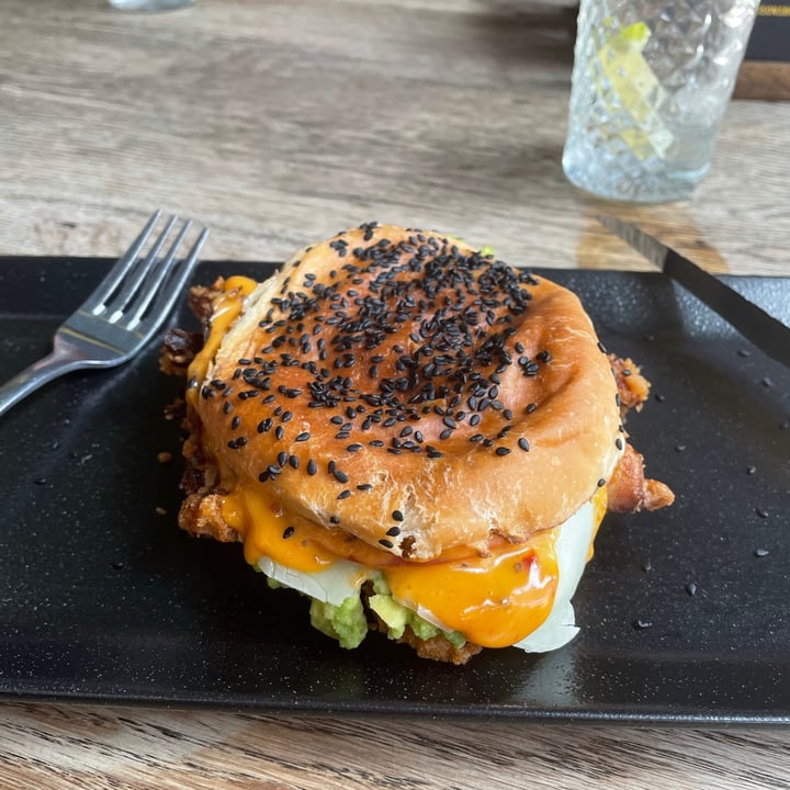 photo of Hudsons The Burger Joint (Claremont) The Frontline Worker Burger shared by @tsbarker on  08 Feb 2021 - review