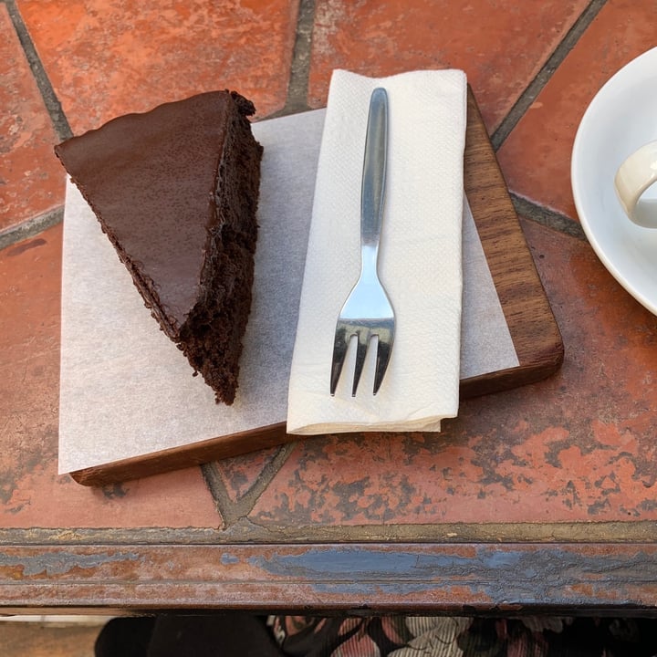 photo of Honest Chocolate Cafe Vegan Chocolate Cake shared by @peppadew on  14 Aug 2020 - review