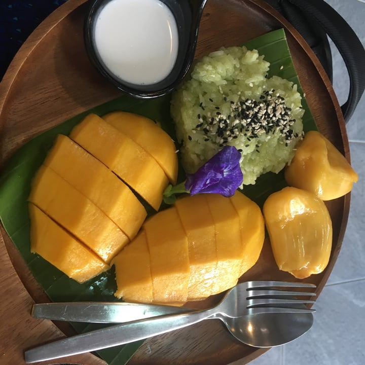 photo of Ganita Cafe Sticky rice with mango shared by @gillhibbitt on  23 May 2020 - review
