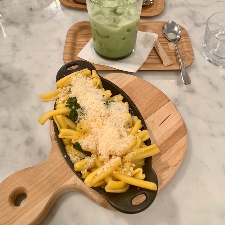 photo of LOV Restaurant Mac’n’cheese LOV shared by @valboileau on  03 Jul 2020 - review