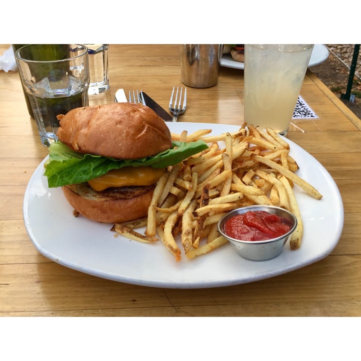 photo of Watercourse Foods Fried Chicken Sandwich shared by @hungrycaterpillar on  22 Dec 2020 - review