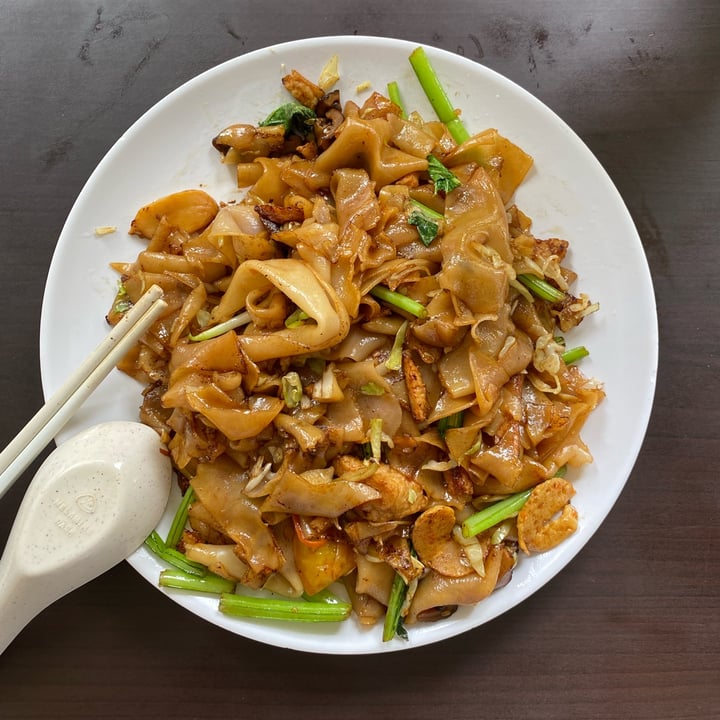 photo of Divine Realm Vegetarian Restaurant Fried Kway Teow shared by @qiiaannn on  25 Nov 2021 - review