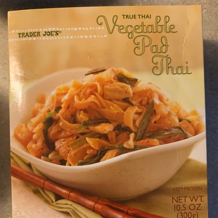 photo of Trader Joe's True Thai Vegetable pad thai shared by @keeponveganon on  15 Oct 2021 - review