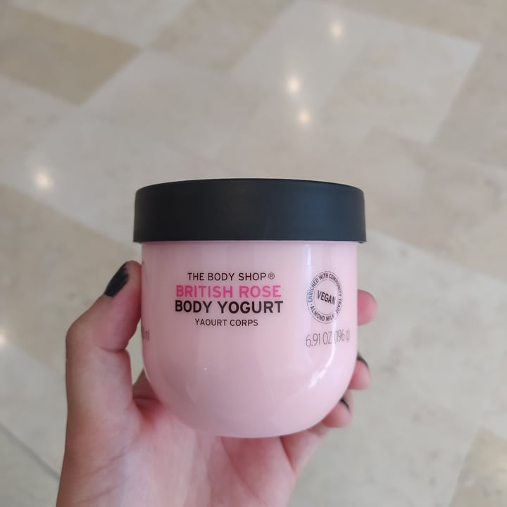 review photo of The Body Shop British Rose Body Yoghurt shared by @rociobuciegas on 13 Aug 2020 - review