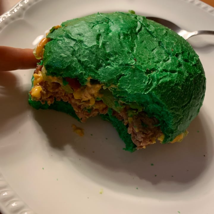 photo of Avo Brothers Avo burger beyond Meat shared by @carolinapedrazzi on  27 Dec 2021 - review